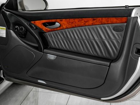 Used 2005 Mercedes-Benz SL 600 V12 AUTOMATIC NAVIGATION LEATH image 36