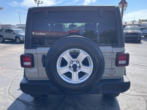 Used 2022 Jeep Wrangler Sport AWD/4WD image 7