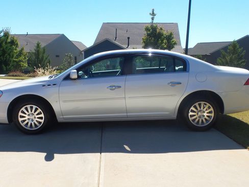Used 2008 Buick Lucerne CX w/ Driver Confidence Package image 3