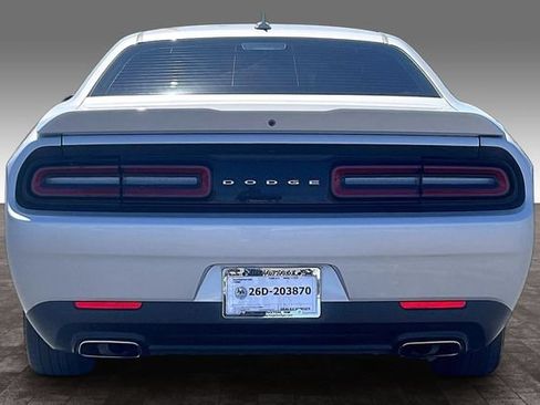 Used 2022 Dodge Challenger SXT RWD image 4