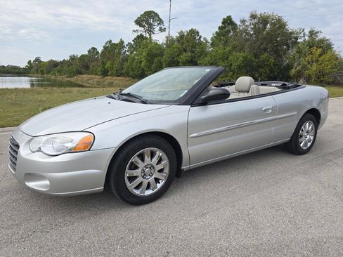 Used 2006 Chrysler Sebring Limited w/ Spring Special Group image 2