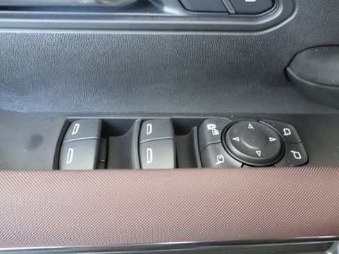 New 2026 GMC Hummer EV SUV AWD/4WD image 13