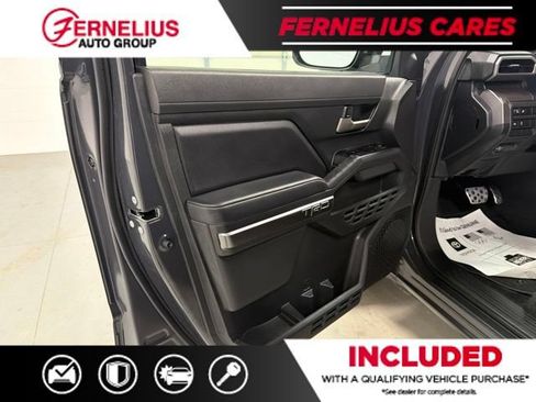 Used 2025 Toyota Tacoma TRD Sport AWD/4WD image 14