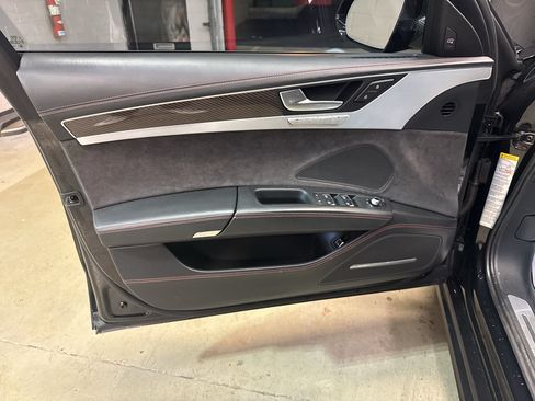 Used 2017 Audi S8 Plus AWD/4WD image 15