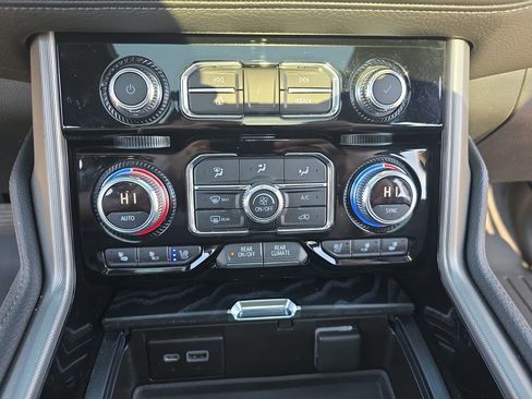 Certified 2022 GMC Yukon Denali AWD/4WD image 22