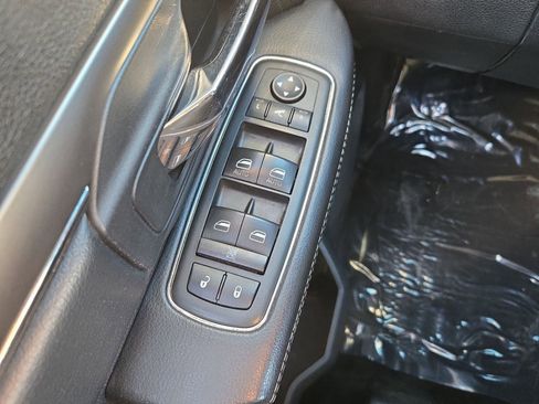 Used 2015 RAM 1500 Sport image 10