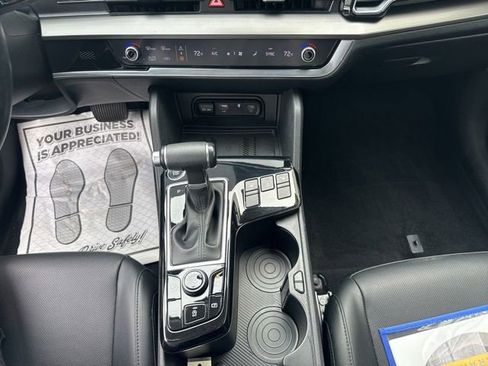 Certified 2023 Kia Sportage EX AWD/4WD image 13