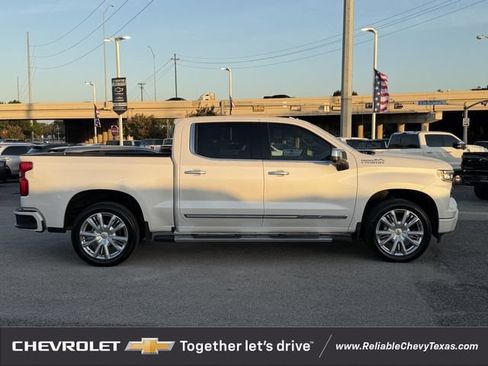 Used 2025 Chevrolet Silverado 1500 High Country w/ High Country Premium Package AWD/4WD image 5