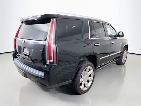 Used 2019 Cadillac Escalade Premium Luxury image 7