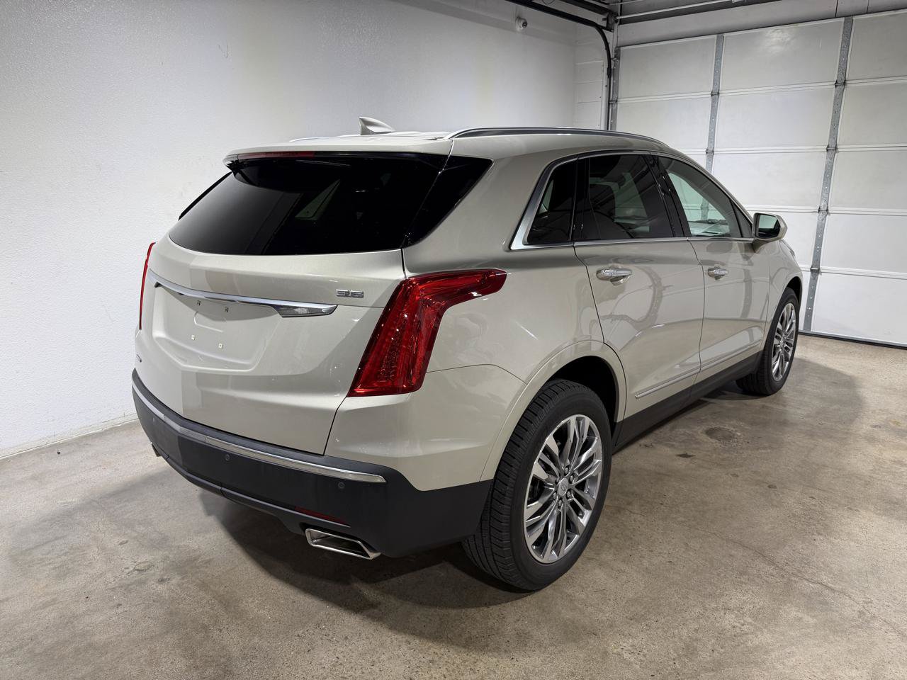 Used 2017 Cadillac XT5 Premium Luxury AWD/4WD image 6