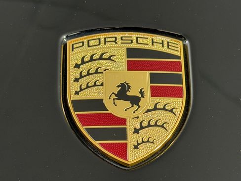 Used 2018 Porsche Cayenne Platinum Edition AWD/4WD image 25