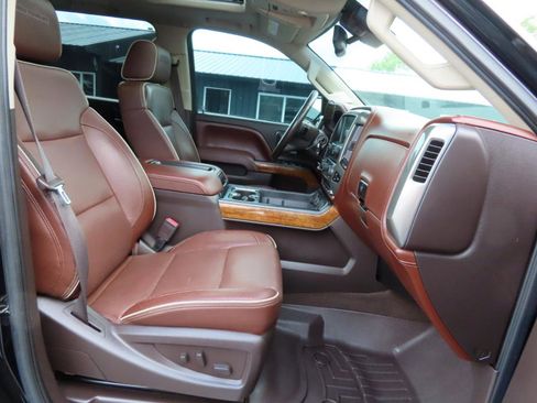 Used 2015 Chevrolet Silverado 2500 High Country w/ Duramax Plus Package image 44