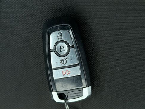 Certified 2022 Ford Explorer XLT image 35