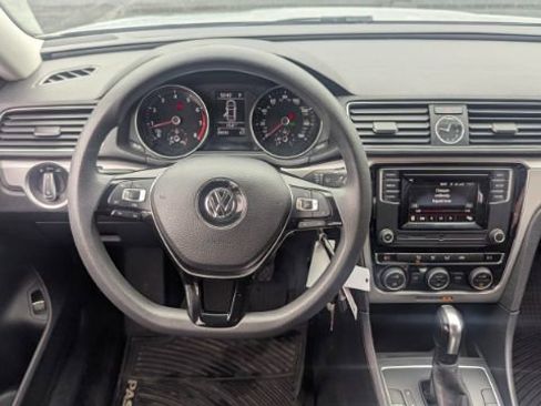 Used 2017 Volkswagen Passat 1.8T S image 23