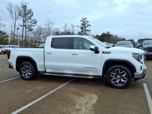 Used 2024 GMC Sierra 1500 SLT w/ SLT Premium Plus Package image 3
