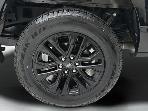 Used 2024 Ford F150 Lariat AWD/4WD image 10