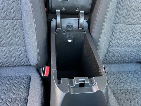 Used 2024 Chevrolet Equinox LT image 25