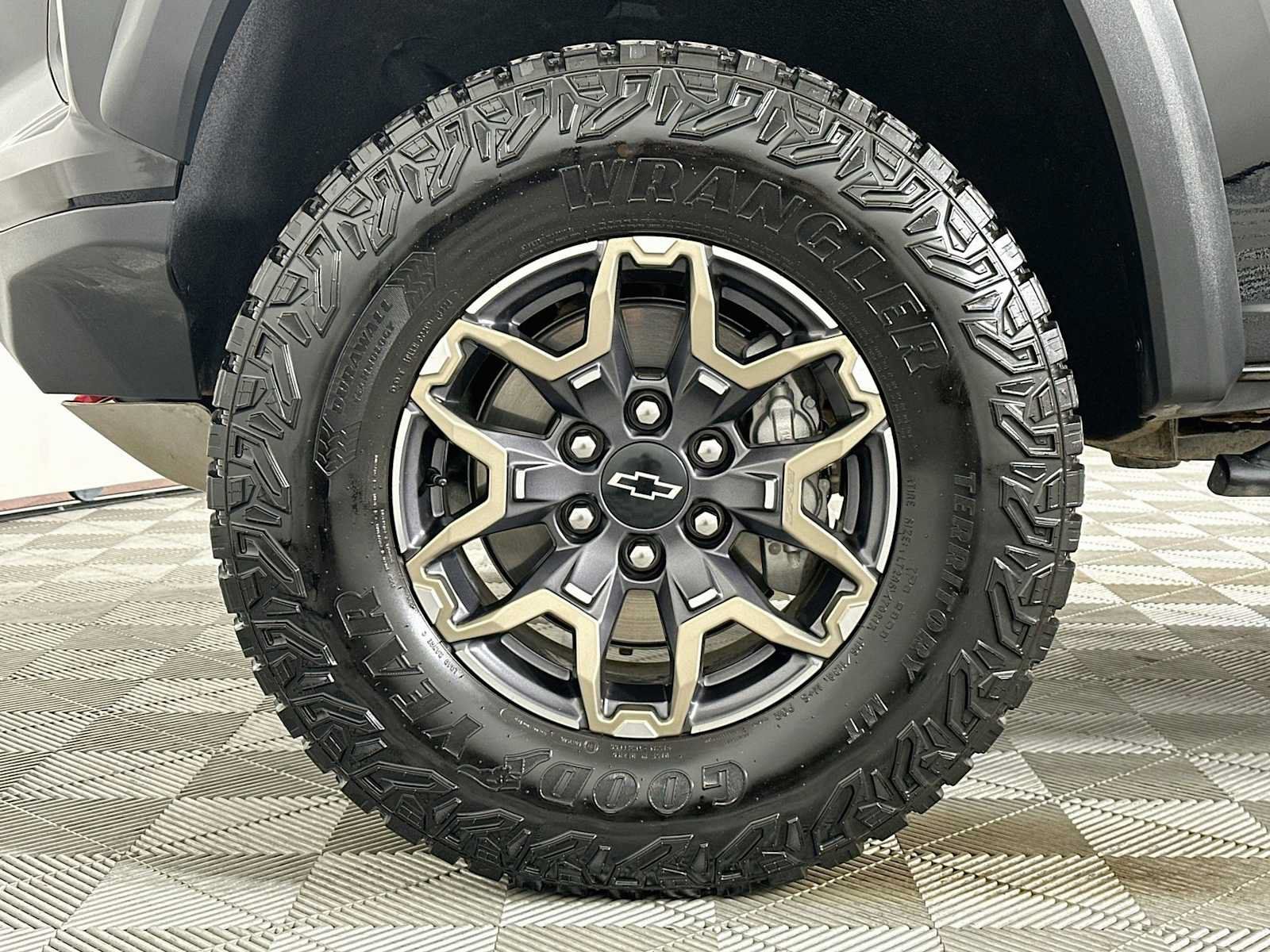 Used 2024 Chevrolet Colorado ZR2 AWD/4WD image 30