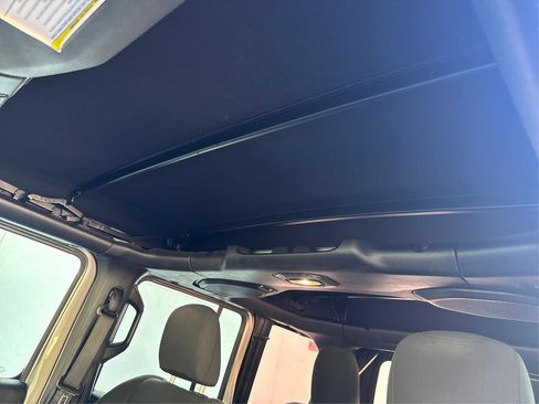 Used 2018 Jeep Wrangler Unlimited Sport AWD/4WD image 11