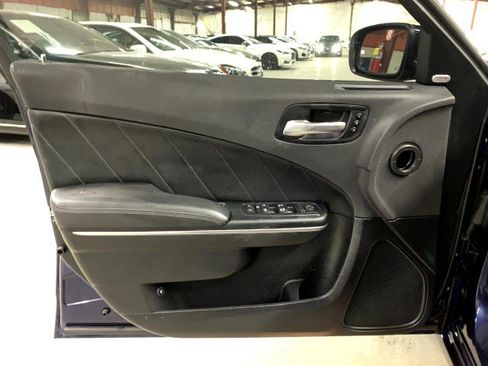 Used 2017 Dodge Charger SXT w/ Plus Group image 17