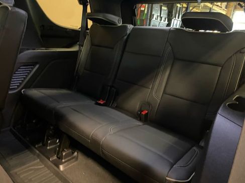 Used 2024 GMC Yukon SLT image 25