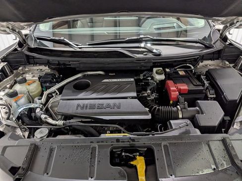 Used 2025 Nissan Rogue SL w/ Tech Package image 30