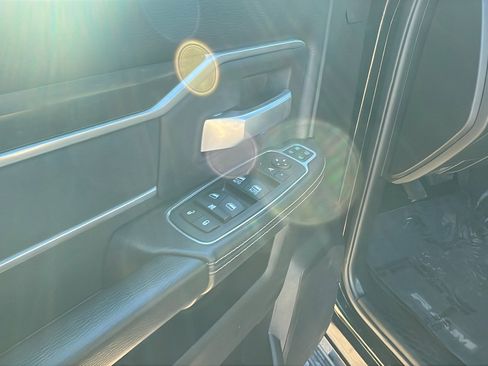 Used 2024 RAM 2500 Big Horn w/ Bed Utility Group image 15