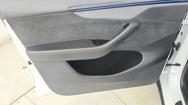 Used 2026 Tesla Model Y 2WD image 46