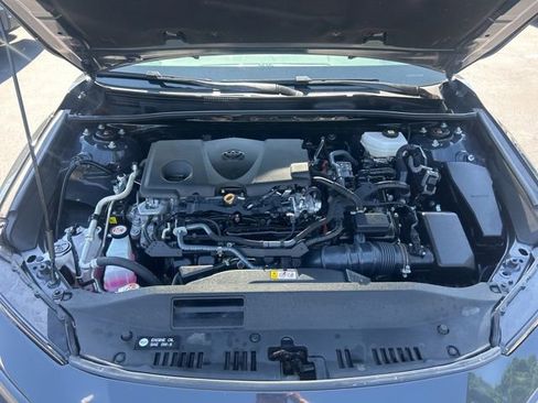 Used 2025 Toyota Camry SE FWD image 13