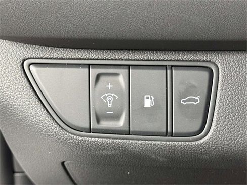 Used 2025 Genesis G70 2.5T w/ Sport Prestige Package image 20