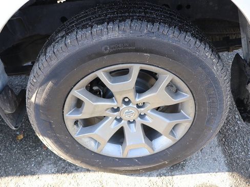 Used 2020 Nissan Frontier SV image 24