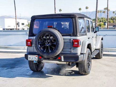 Used 2023 Jeep Wrangler Unlimited Sahara AWD/4WD image 9