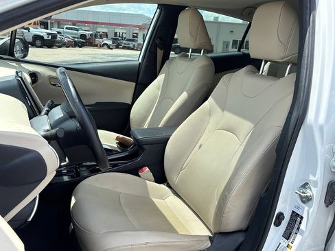 Used 2022 Toyota Prius Limited w/ Premium Convenience Package FWD image 6