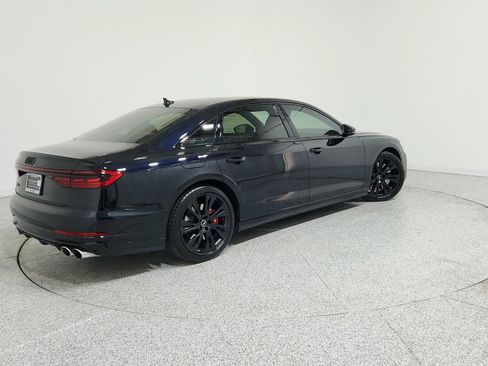 Used 2025 Audi S8 EXECUTIVE image 3