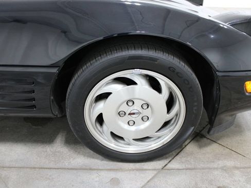 Used 1994 Chevrolet Corvette Coupe RWD image 23