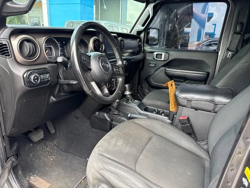 Used 2020 Jeep Gladiator Sport w/ Quick Order Package 24S AWD/4WD image 11