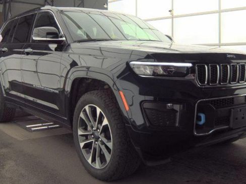 Used 2023 Jeep Grand Cherokee Overland w/ Advanced Protech Group III image 2