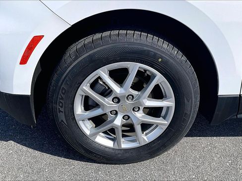 Used 2024 Chevrolet Equinox LT AWD/4WD image 7