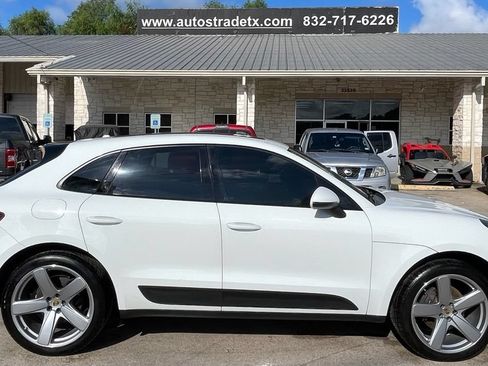 Used 2018 Porsche Macan AWD/4WD image 6