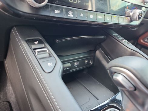 Used 2024 Kia Telluride EX w/ EX Captain's Chair Package FWD image 27