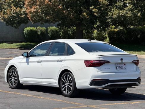 Used 2023 Volkswagen Jetta Sport FWD image 3
