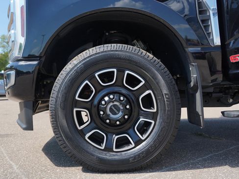 Used 2024 Ford F350 Platinum w/ FX4 Off-Road Package AWD/4WD image 28