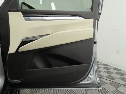 Used 2025 Cadillac Escalade ESV Sport image 24