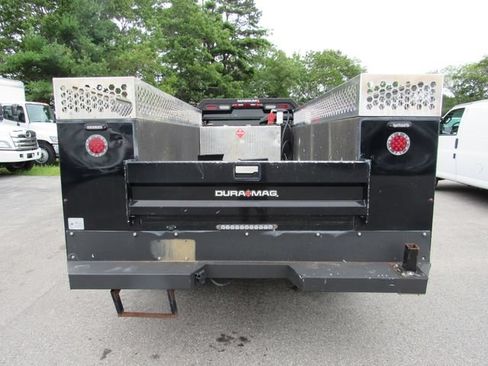Used 2024 GMC Sierra 3500 SLE w/ SLE Convenience Package AWD/4WD image 4