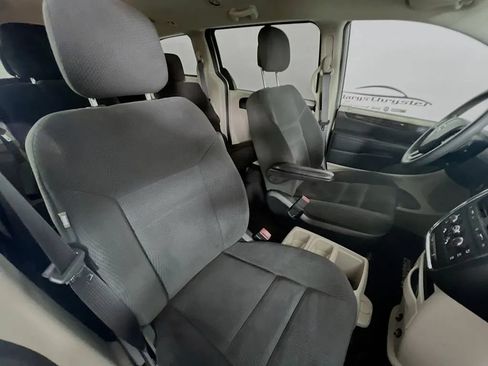 Used 2016 Dodge Grand Caravan SE w/ Quick Order Package 29E SE FWD image 27
