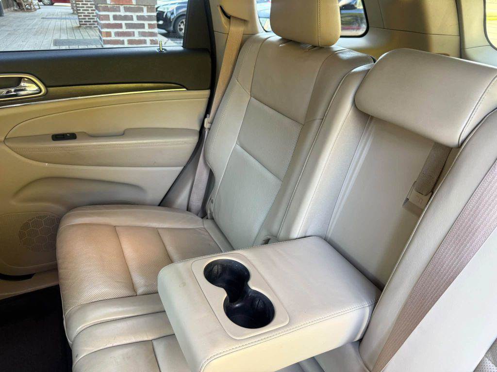 Used 2016 Jeep Grand Cherokee Limited w/ Luxury Group II AWD/4WD image 15
