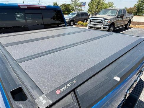 Used 2023 GMC Sierra 1500 AT4 w/ AT4 Preferred Package AWD/4WD image 15