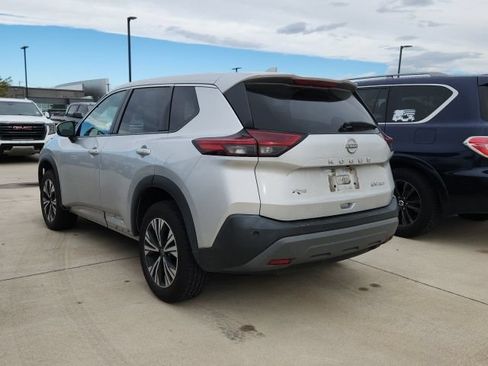 Used 2022 Nissan Rogue SV AWD/4WD image 2