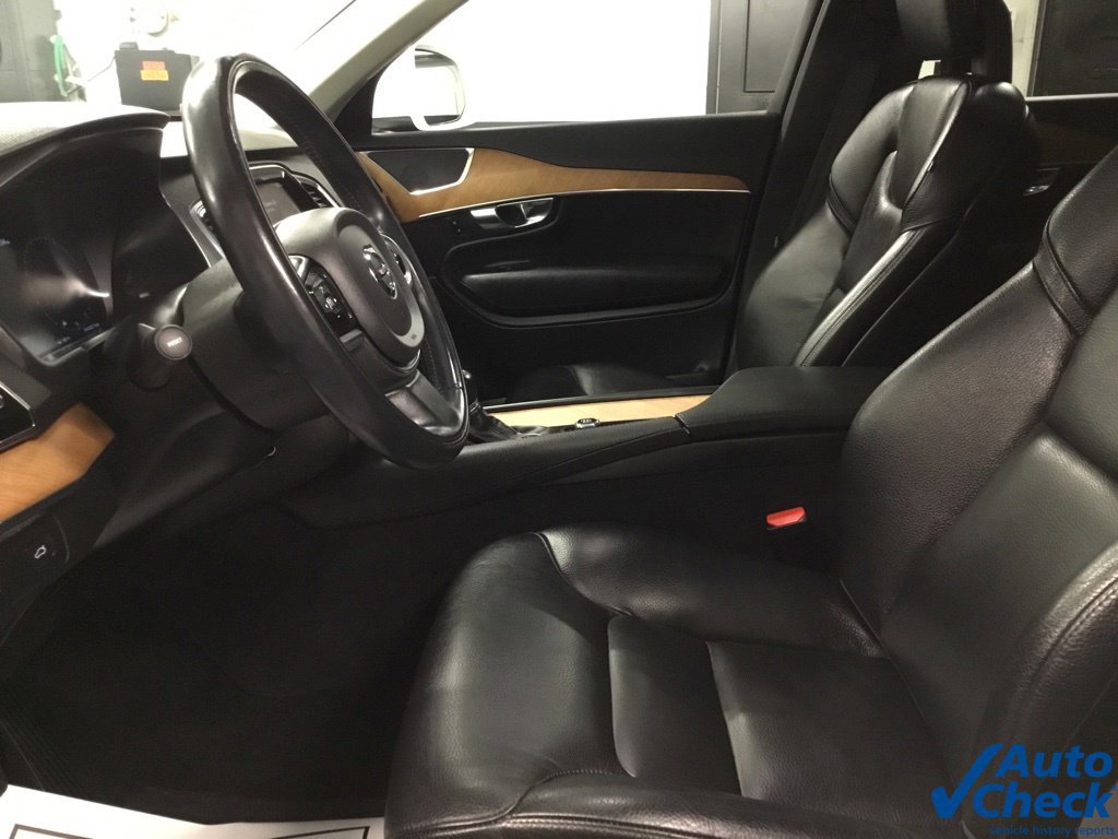 Used 2021 Volvo XC90 T6 Momentum AWD/4WD image 24