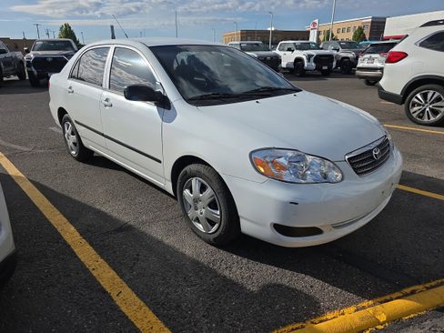 Used 2005 Toyota Corolla CE FWD image 2